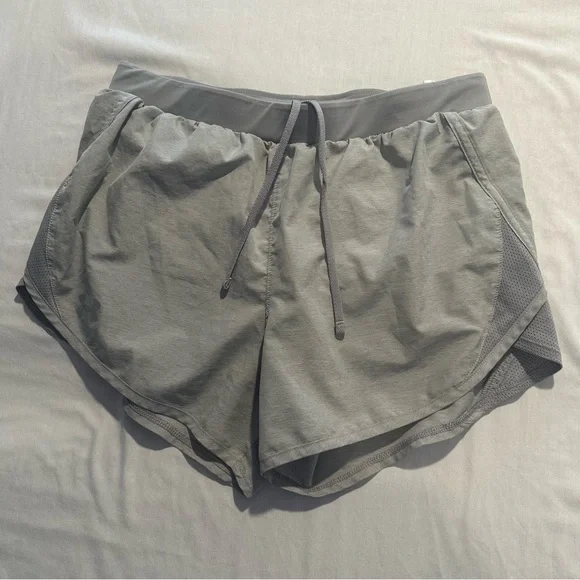 Under Armour Athletic Shorts Women’s Size Small - Picture 1 of 7